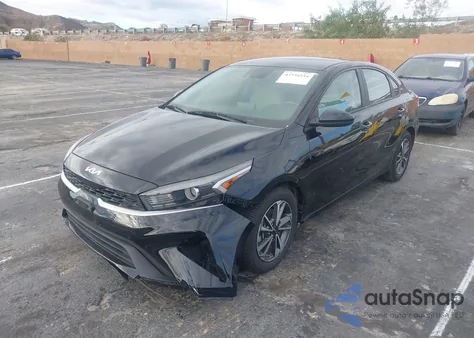 2022 Kia Forte Lxs из США, поврежденный, VIN 3KPF24AD3NE415986